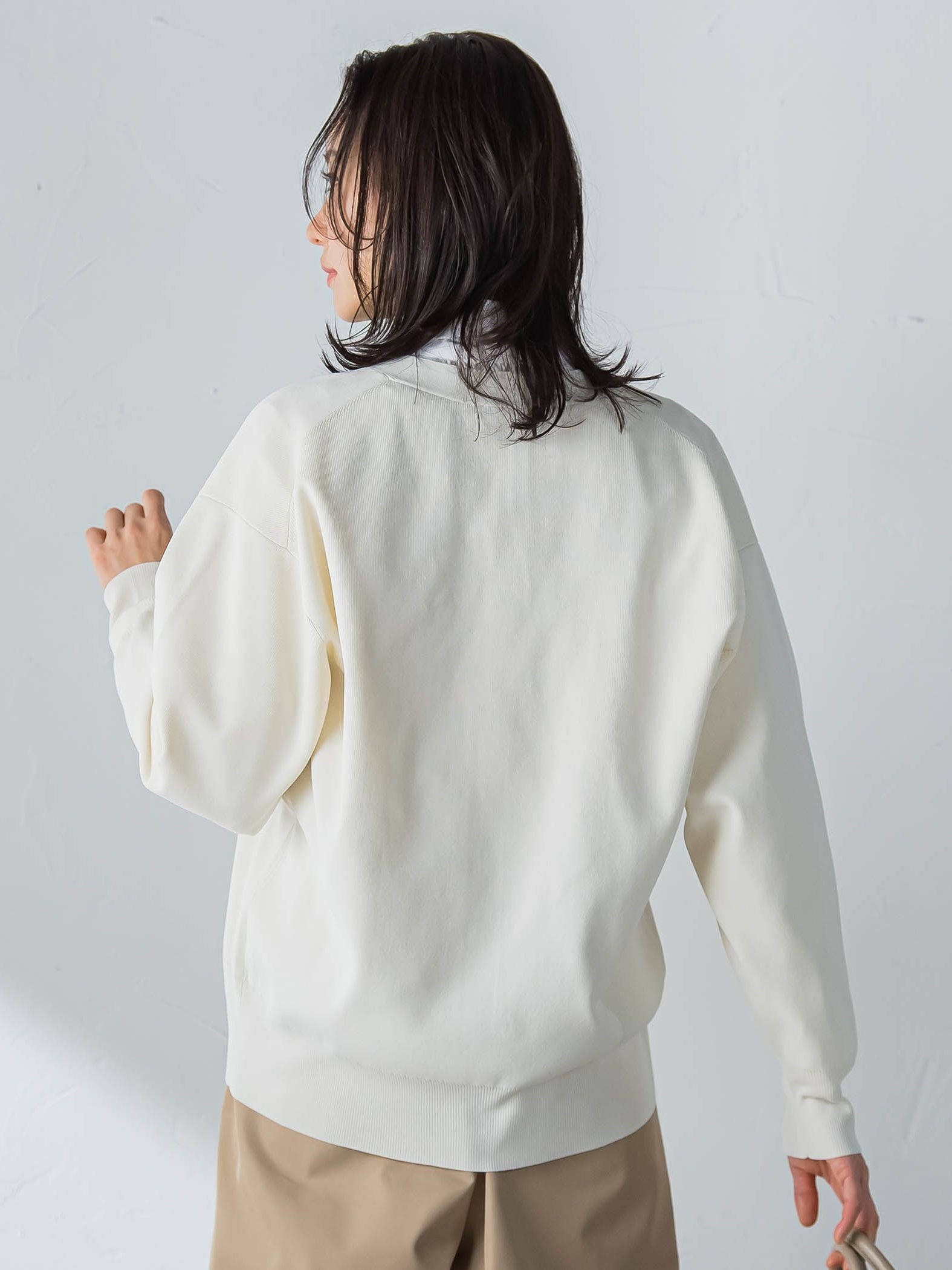 Vネックカーディガン