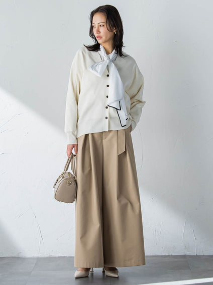 Vネックカーディガン