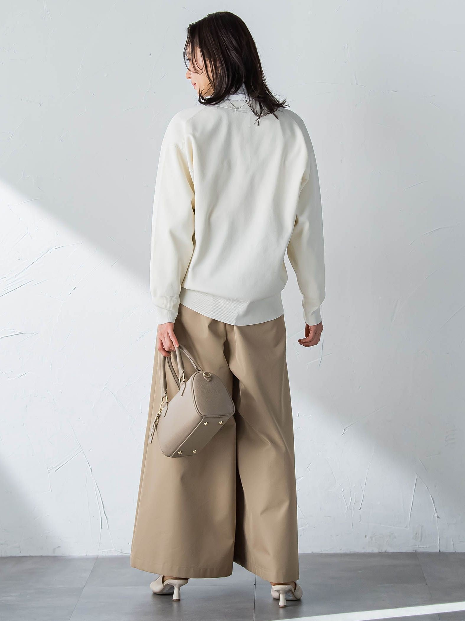 Vネックカーディガン