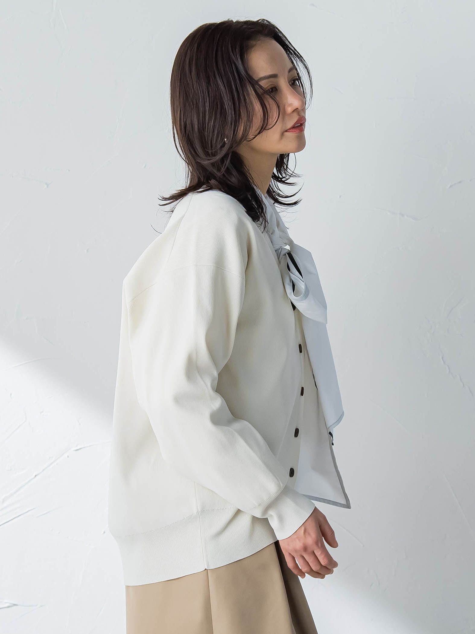 Vネックカーディガン