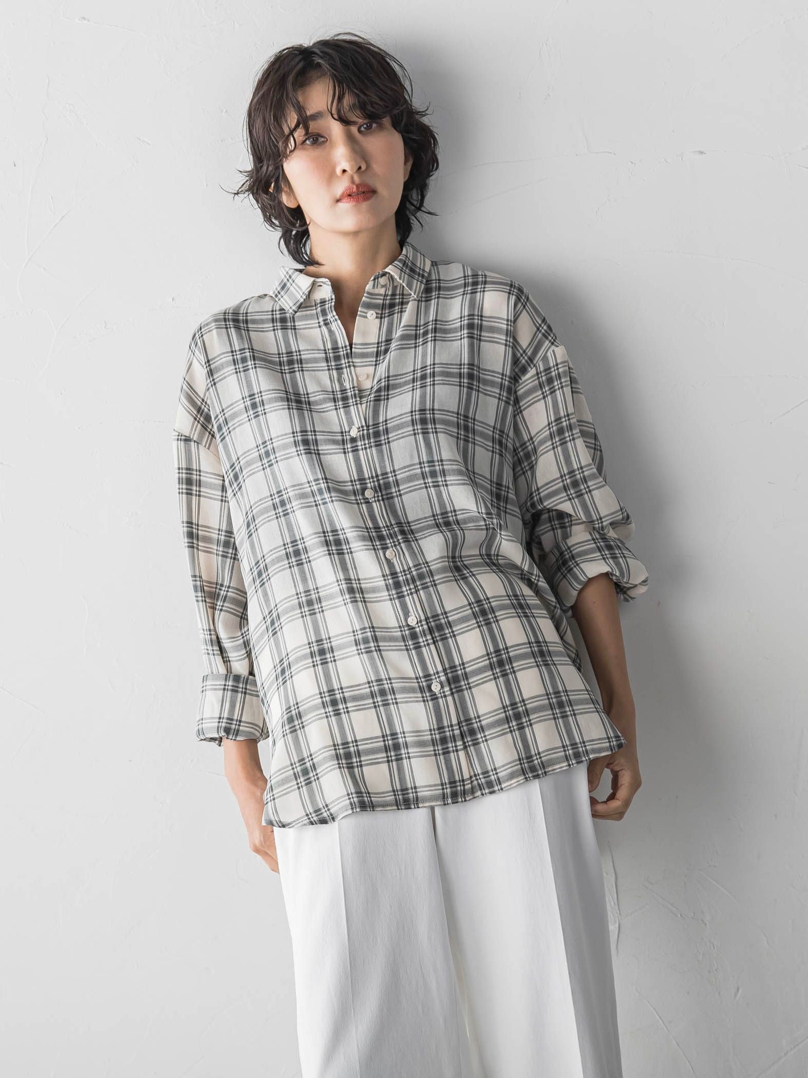 【WEB限定】“さっと着てオシャレ”シアーチェックシャツ