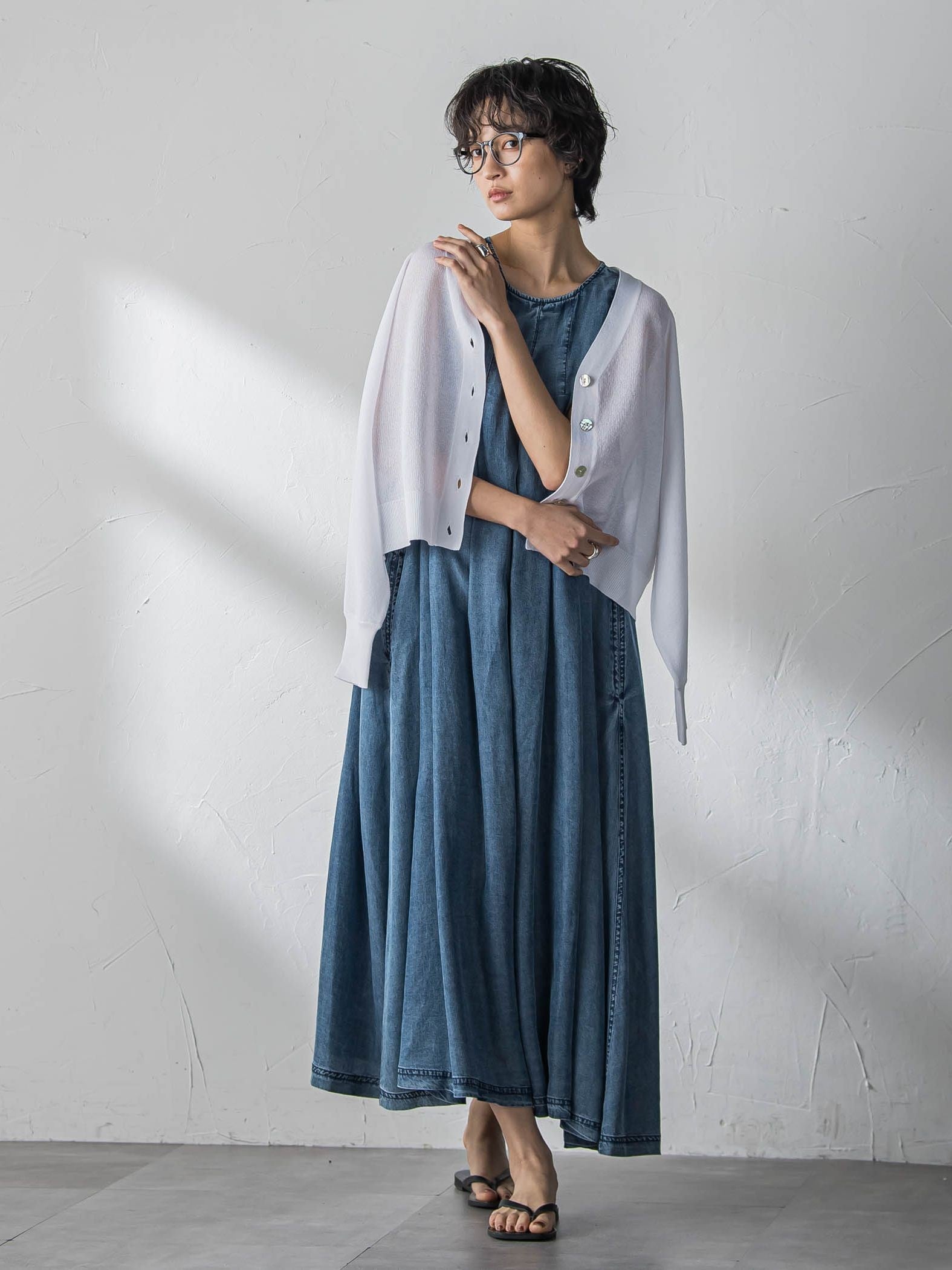 ゆれるデニムノースリーブワンピース