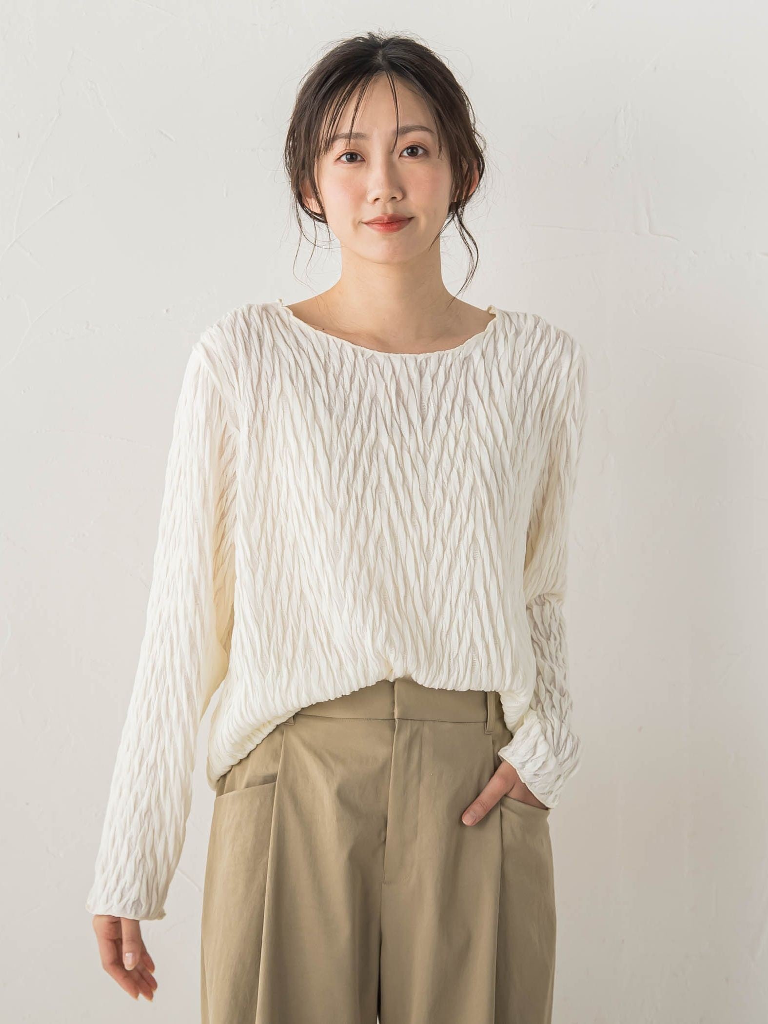 【WEB限定】フリルジャガードクルーネックプルオーバー