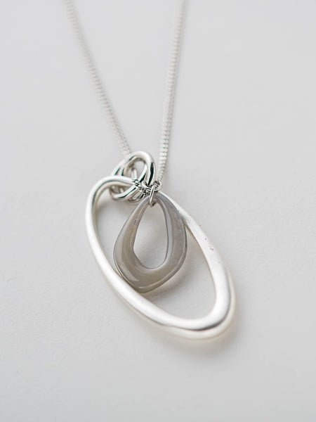 レイヤーオーバルネックレス