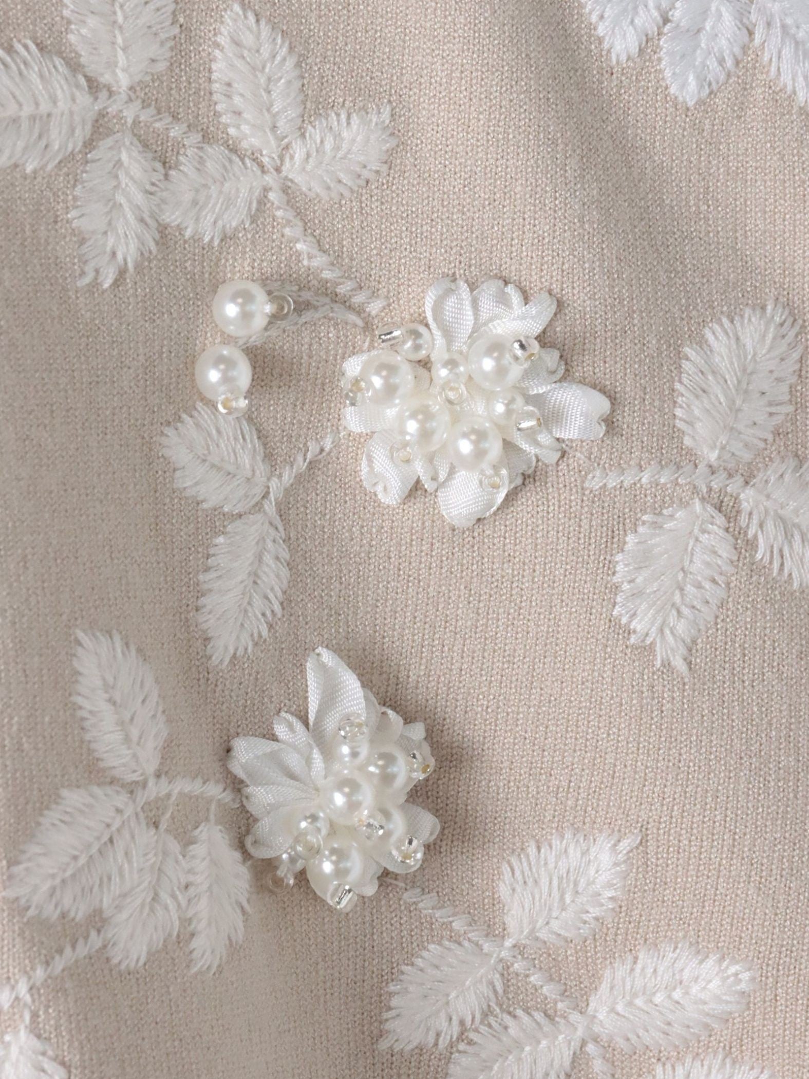 ボタニカルモチーフ刺繍カーディガン