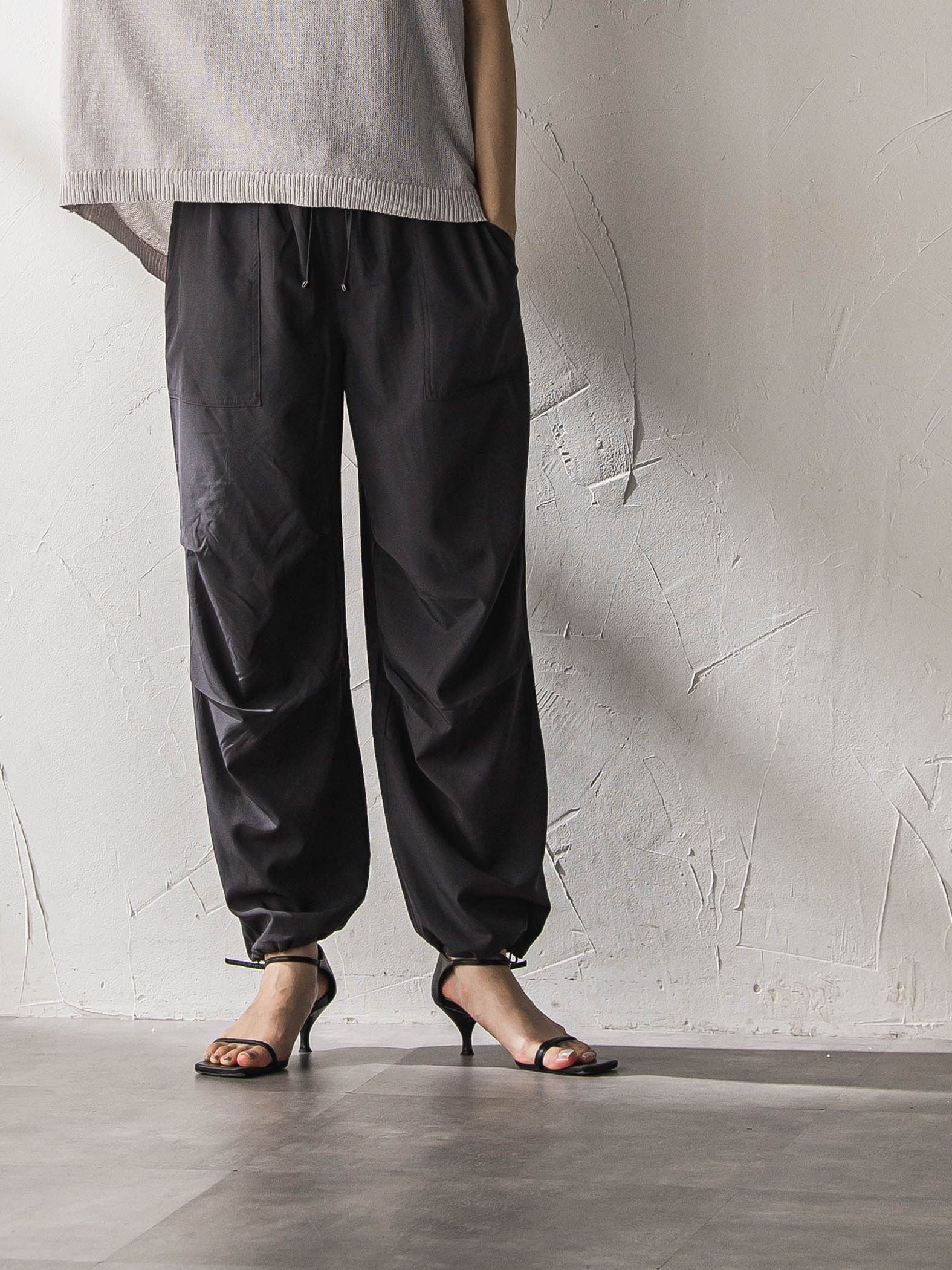 【WEB限定】タックパラシュートパンツ
