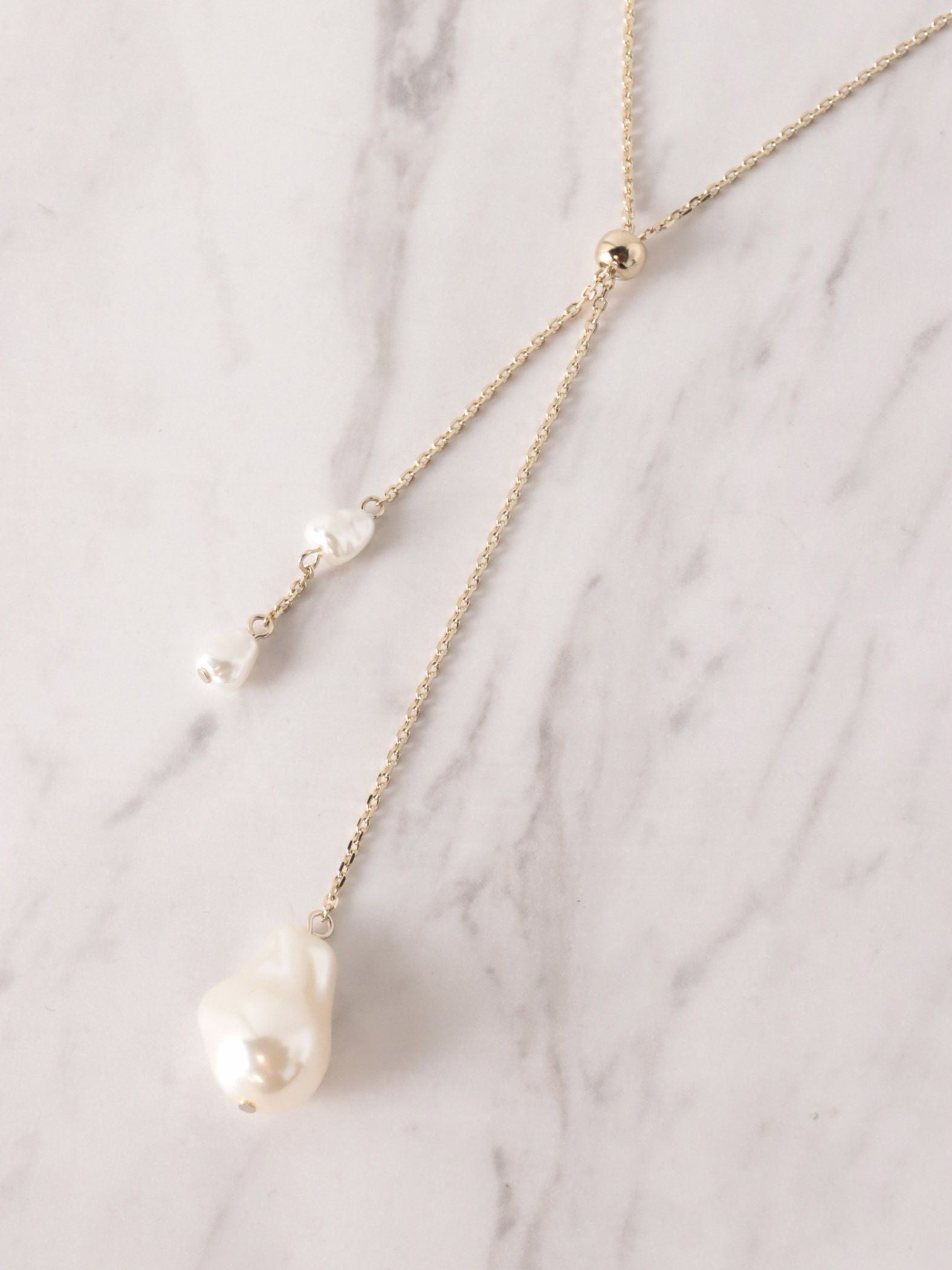 パールラリエットネックレス