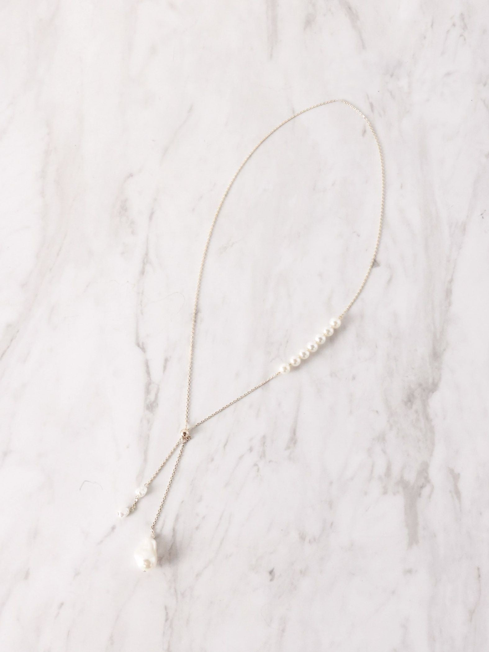 パールラリエットネックレス