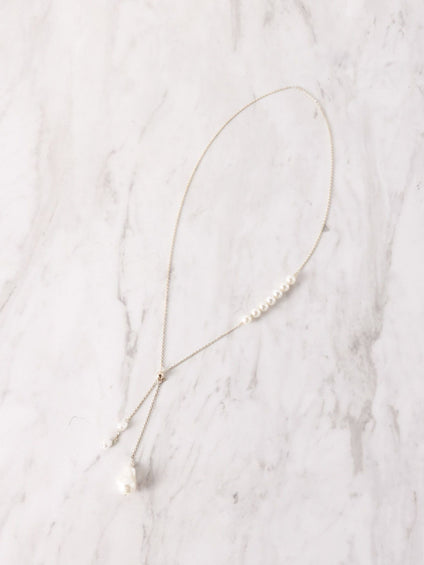 パールラリエットネックレス