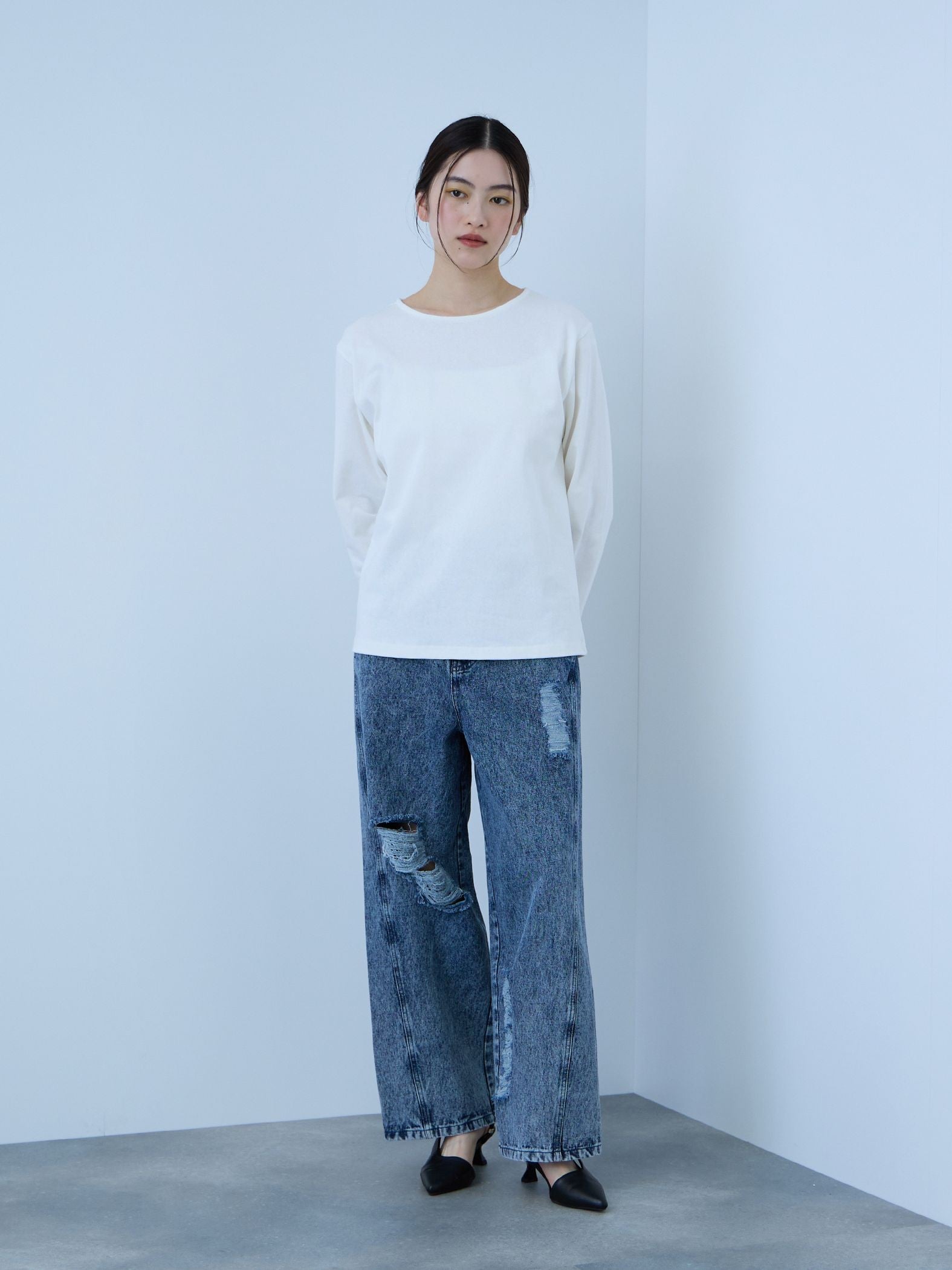 【シーズンレス】袖刺繍コットンプルオーバー