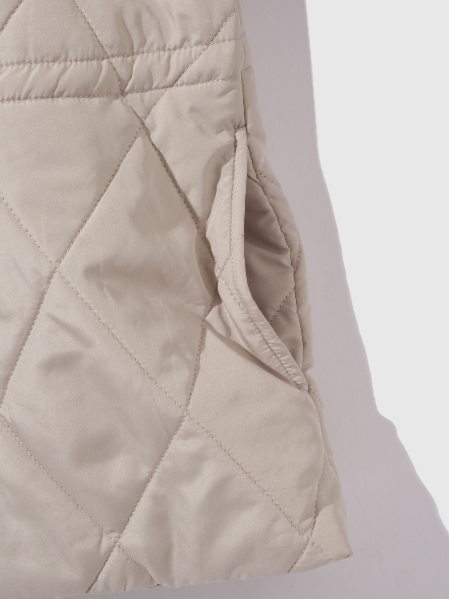 ダイヤキルティングダンボールブルゾン