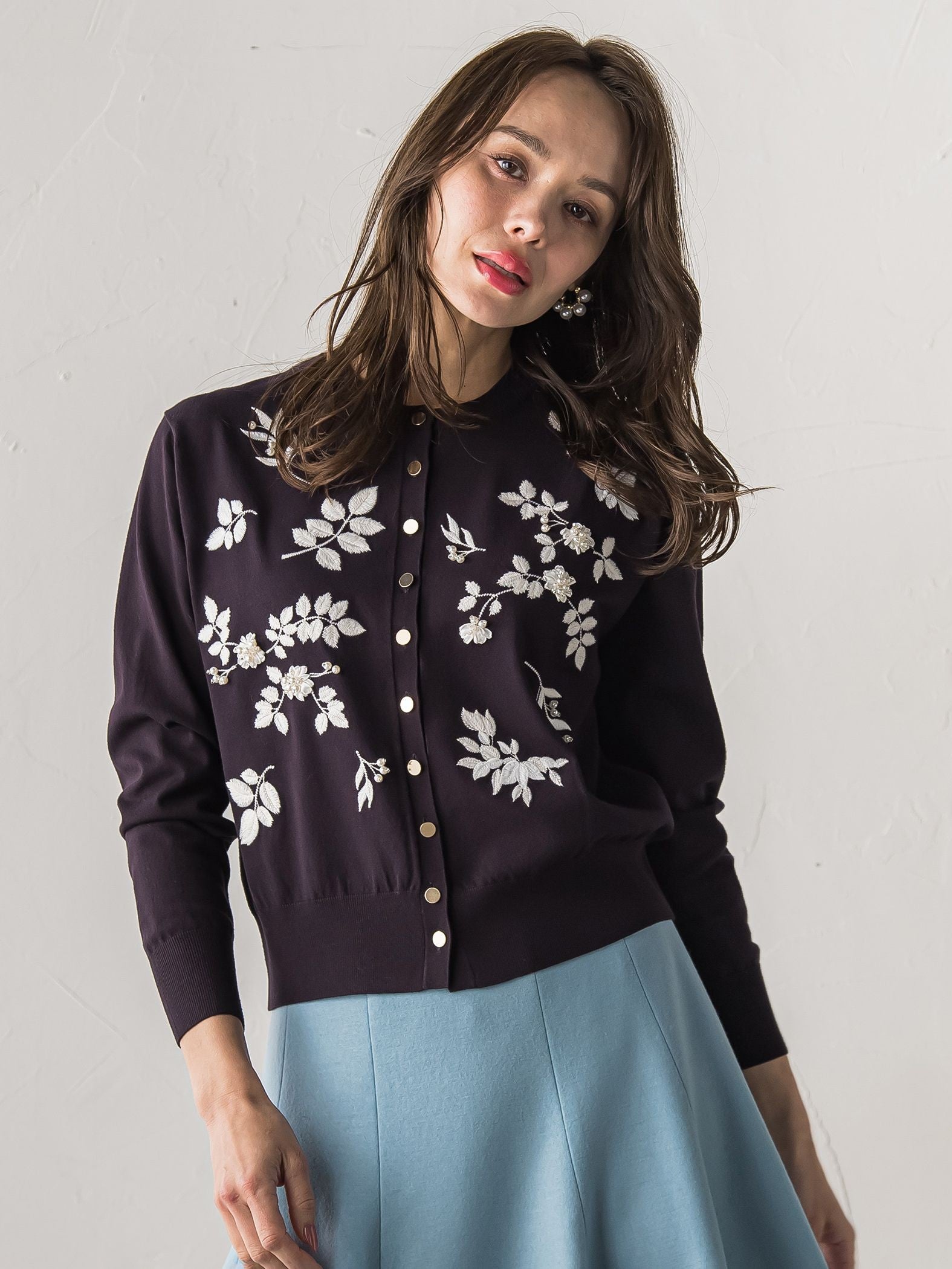 【新色追加】ボタニカルモチーフ刺繍カーディガン