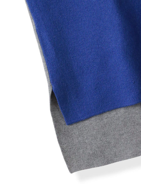 【WEB限定】”前後で印象が変わる”ドルマンバイカラーニット