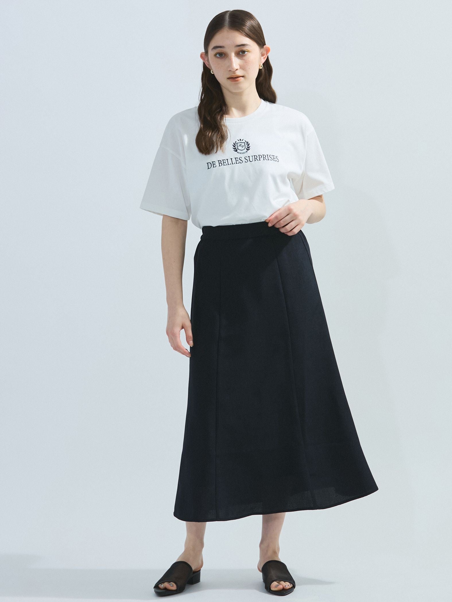 ツヤ刺繍Tシャツ≪洗濯機で洗える≫