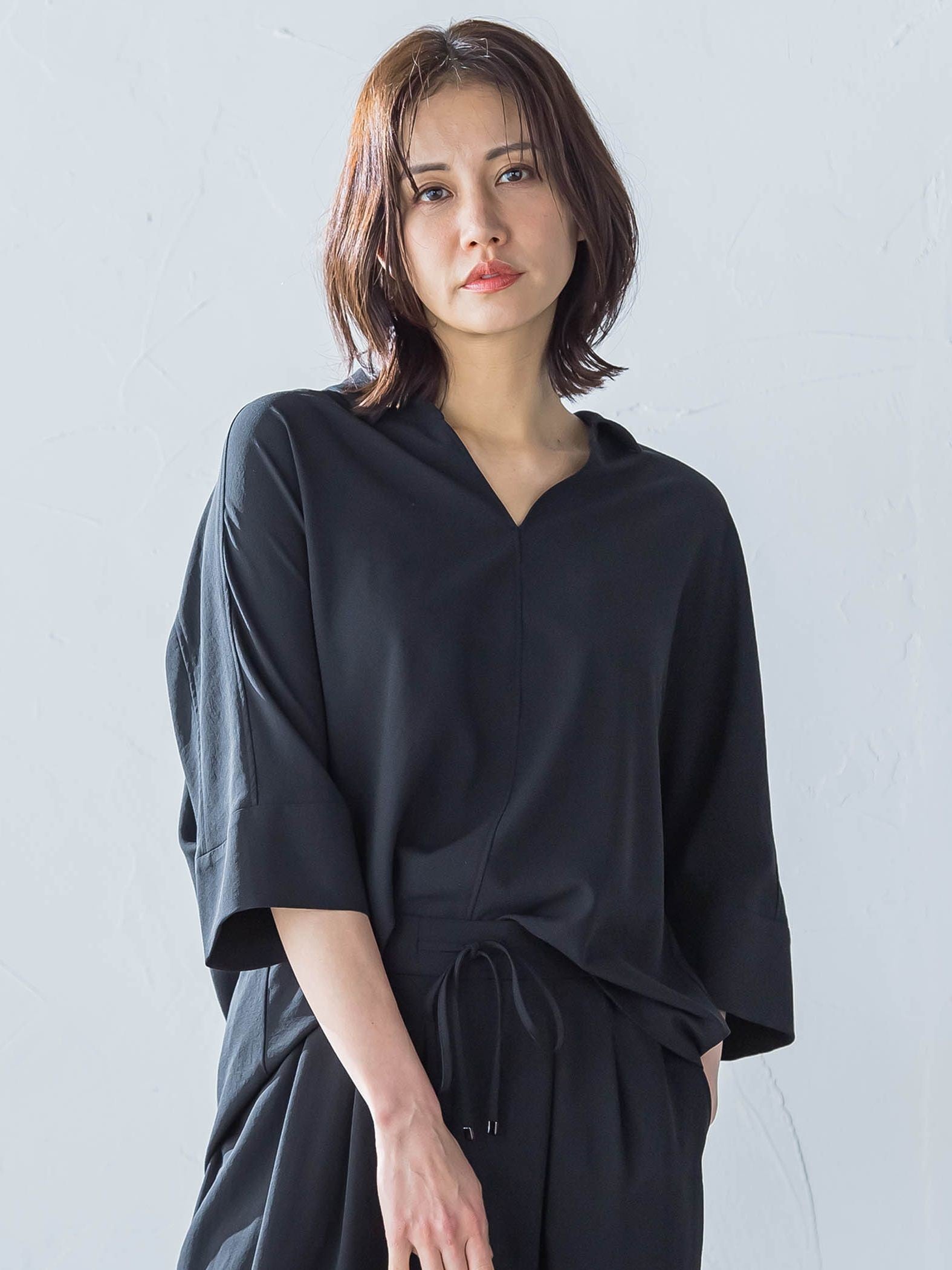 【一部店舗限定販売】キレイ×リラックス スキッパーブラウス≪洗濯機で洗える≫