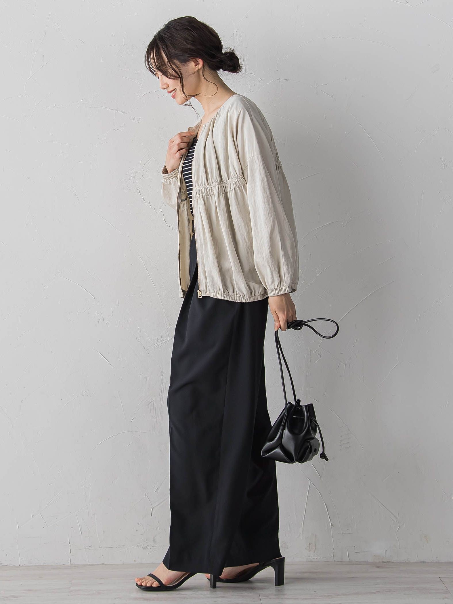 レーヨンナイロンギャザー切替えブルゾン