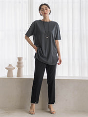 【WEB限定】“まるでデニム見え”裾スリットテーパードパンツ