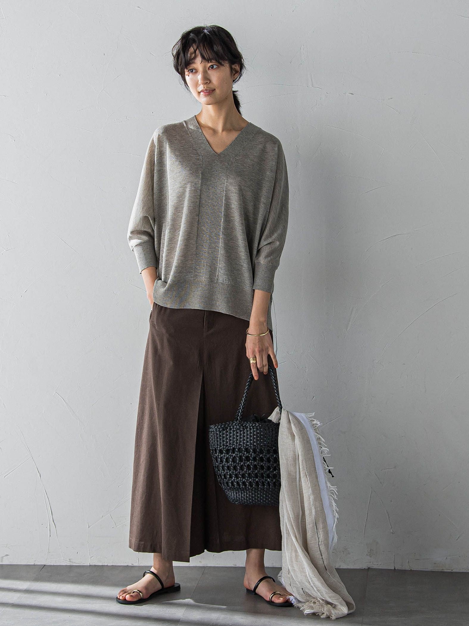 LEVITAシアーVネックドルマンニットプルオーバー≪手洗い可能≫