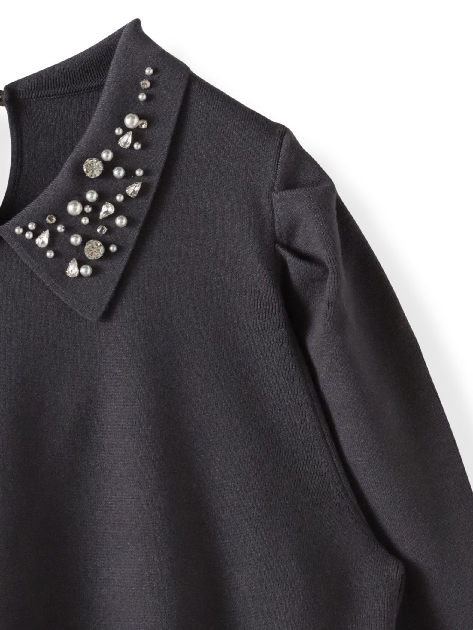 【新色追加】襟ビジューニット