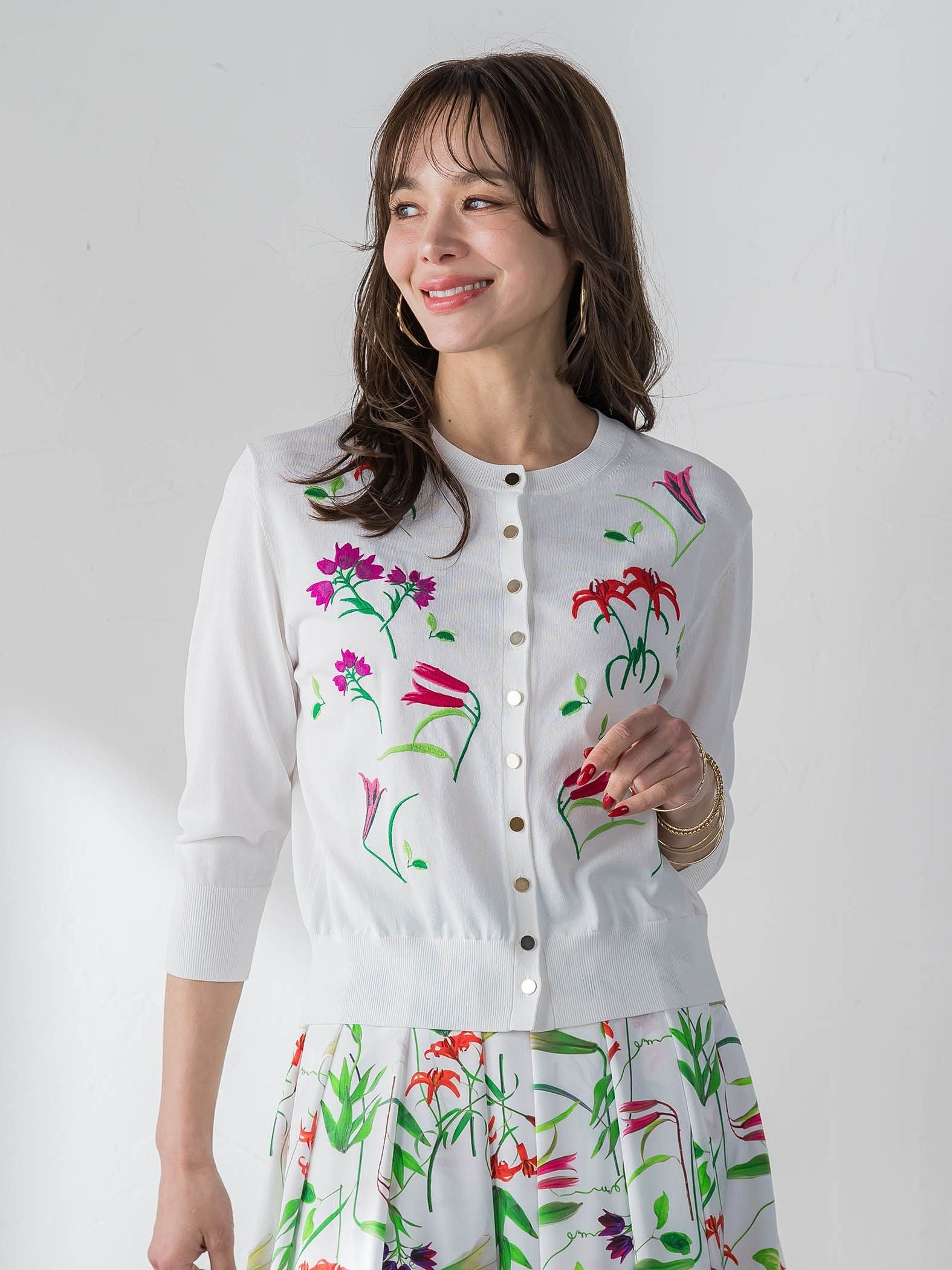 【KEITA KAWASAKI × Viaggio Bluコラボ】リリー刺繍カーディガン