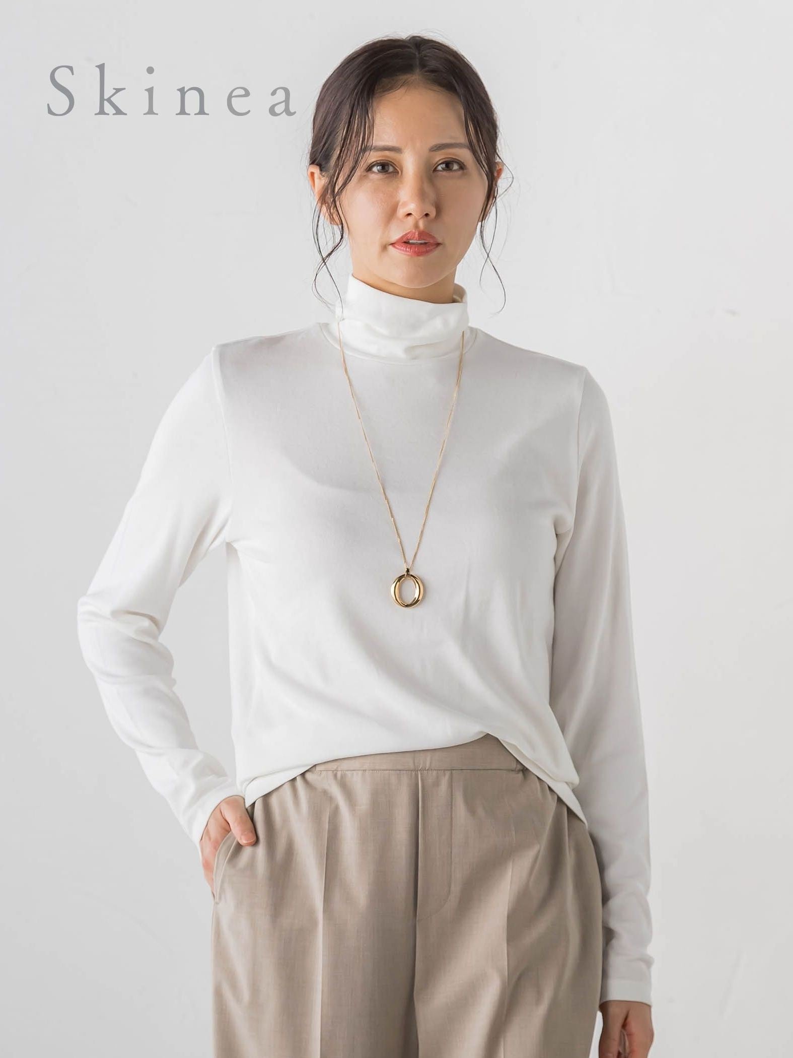 【WEB限定】【Skinea】≪着るスキンケア≫タートルネックカットソー