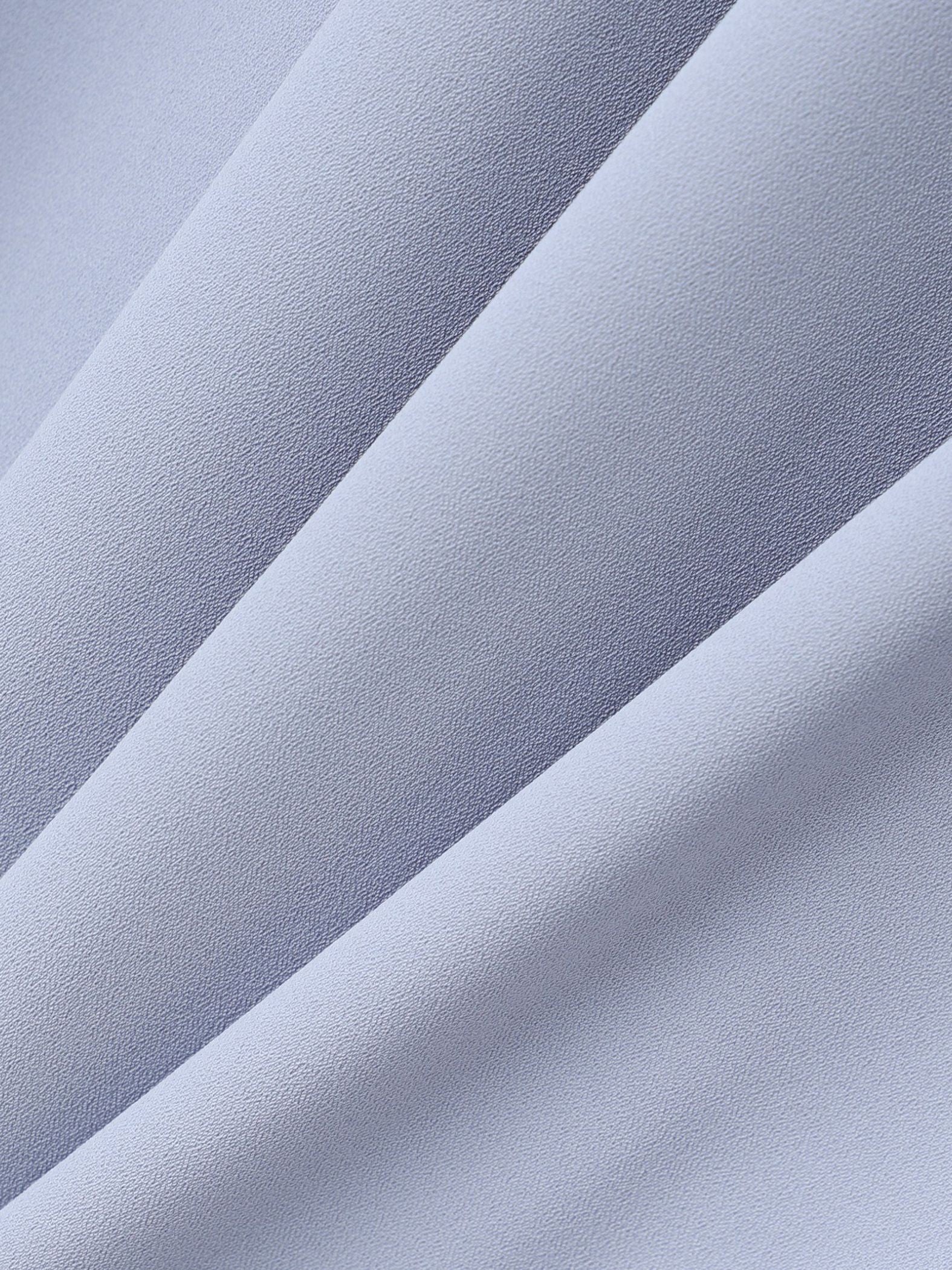 バックサテンブラウス