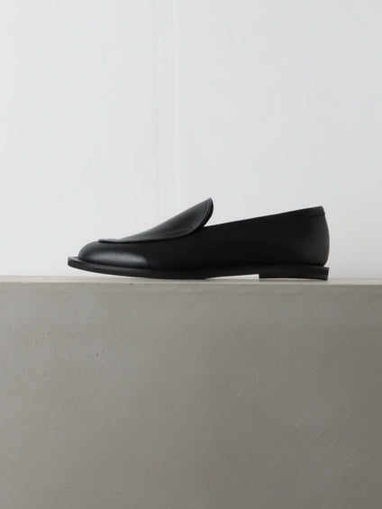 EDGE LOAFERS