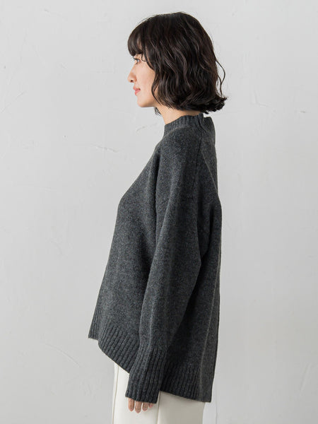 【WEB限定】”毎日頼れる”ゆったりモックネックニット