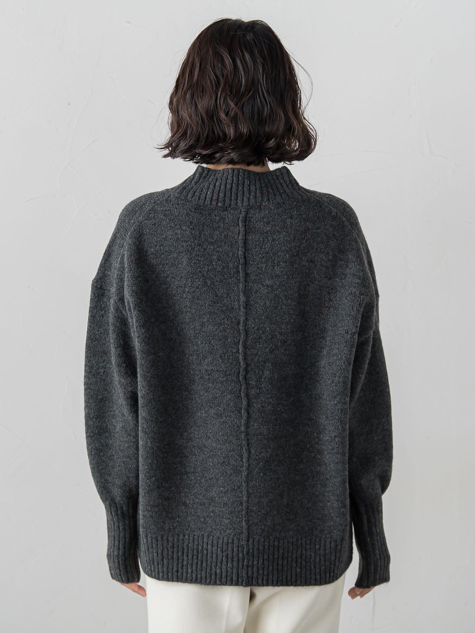 【WEB限定】”毎日頼れる”ゆったりモックネックニット