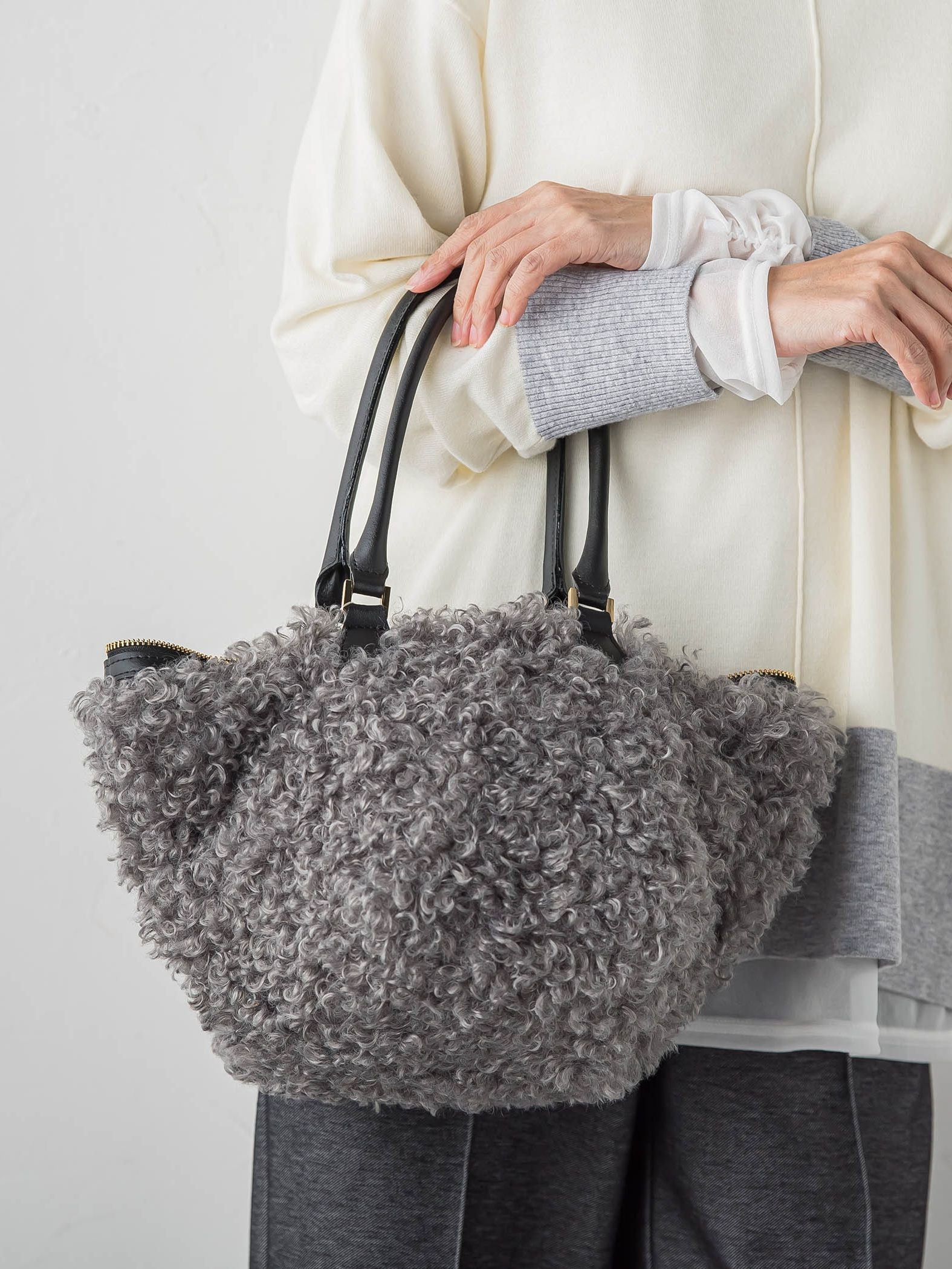 【VIOLAd'ORO】ふんわりもこもこバッグ