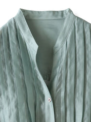【大きいサイズ】シアーサテンタックブラウス