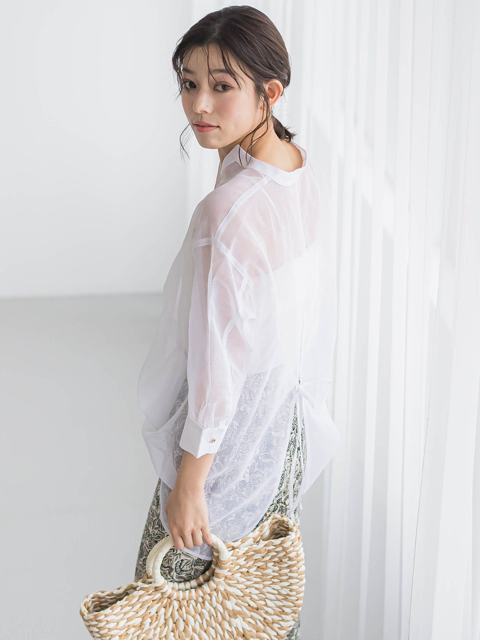【WEB限定】シアーリネンライクBACKリボンシャツ≪手洗い可能≫