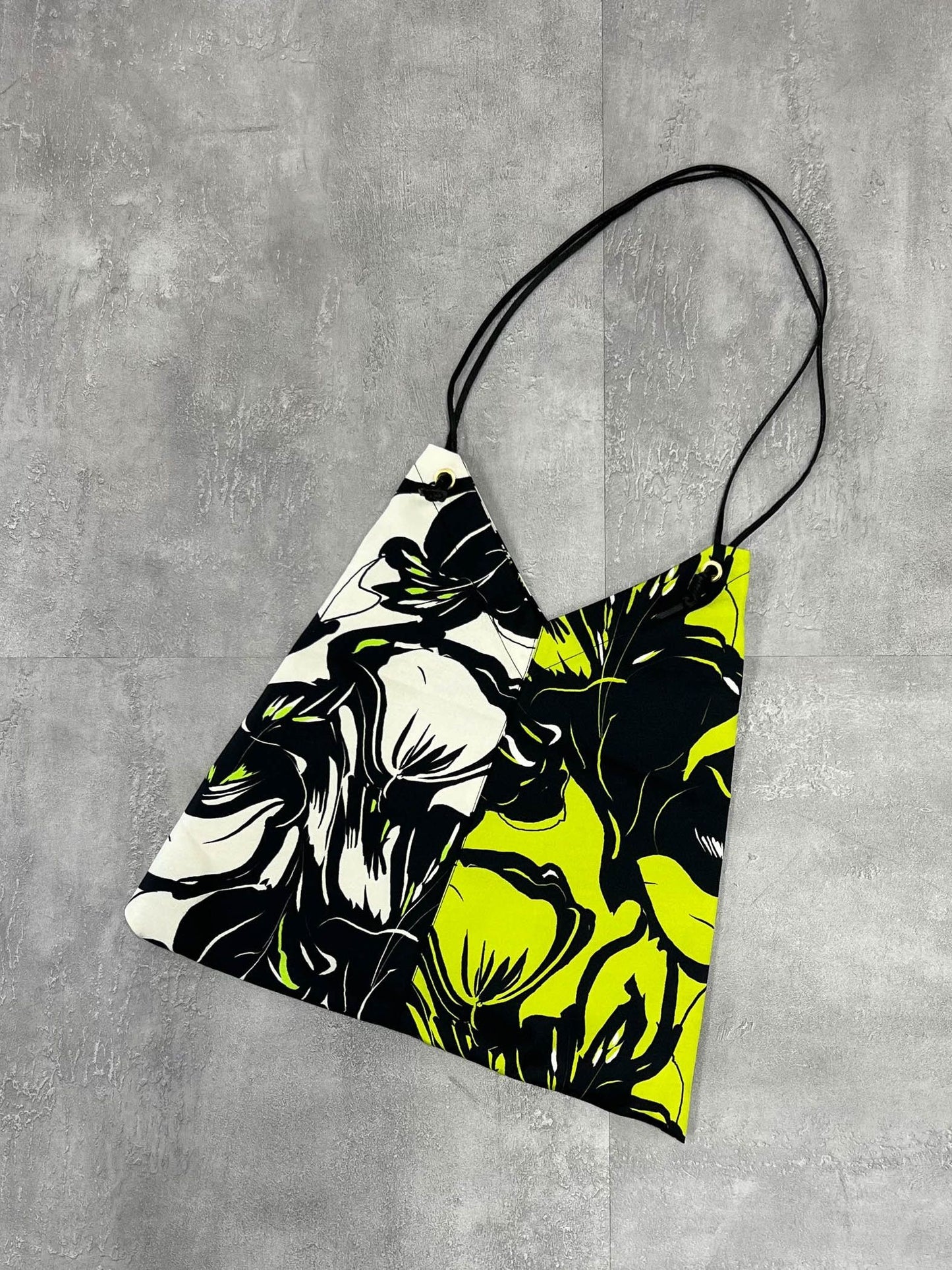 DEVEAUXプリントBAG