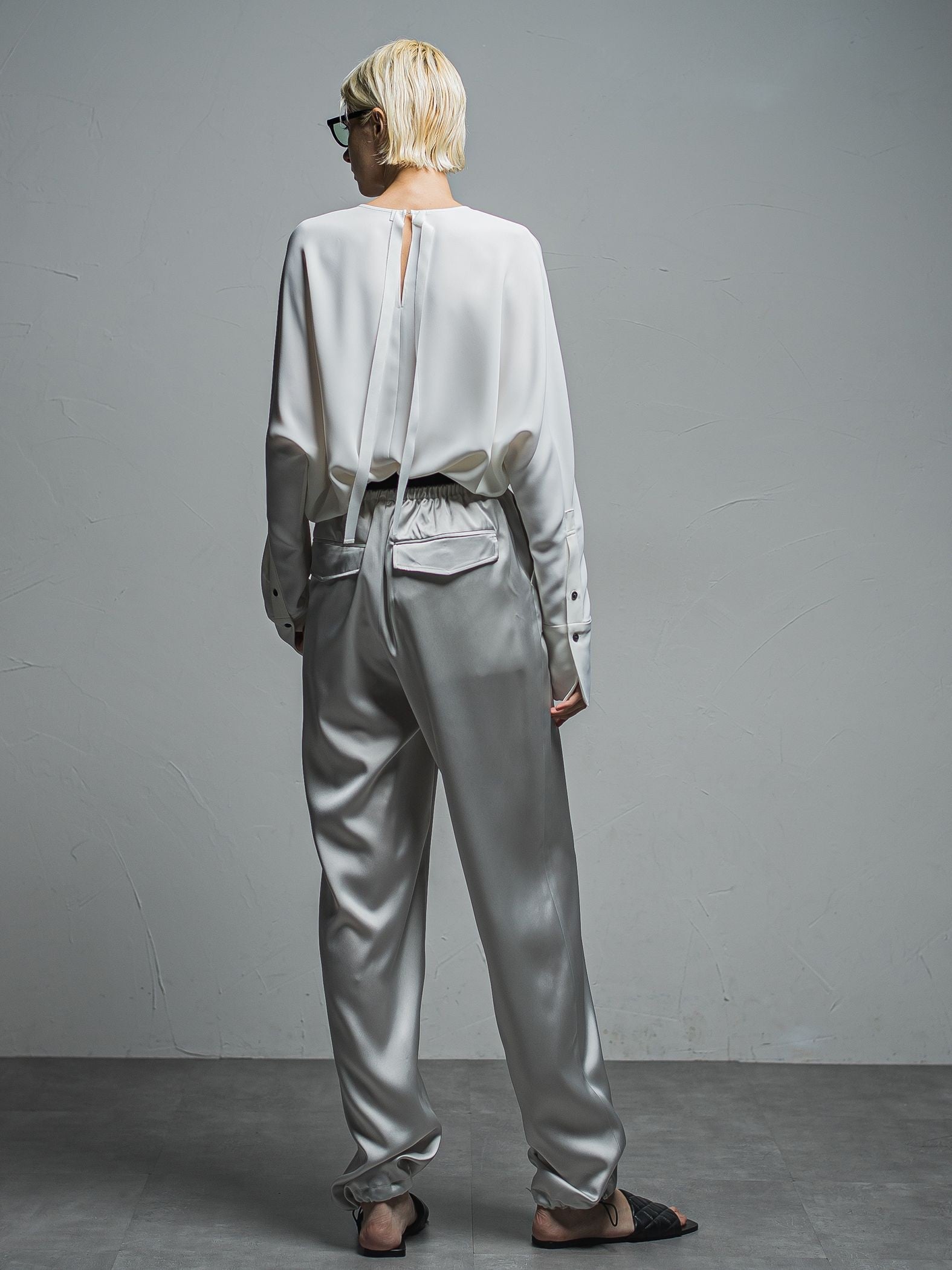 サテンイージーウエストカーゴパンツ