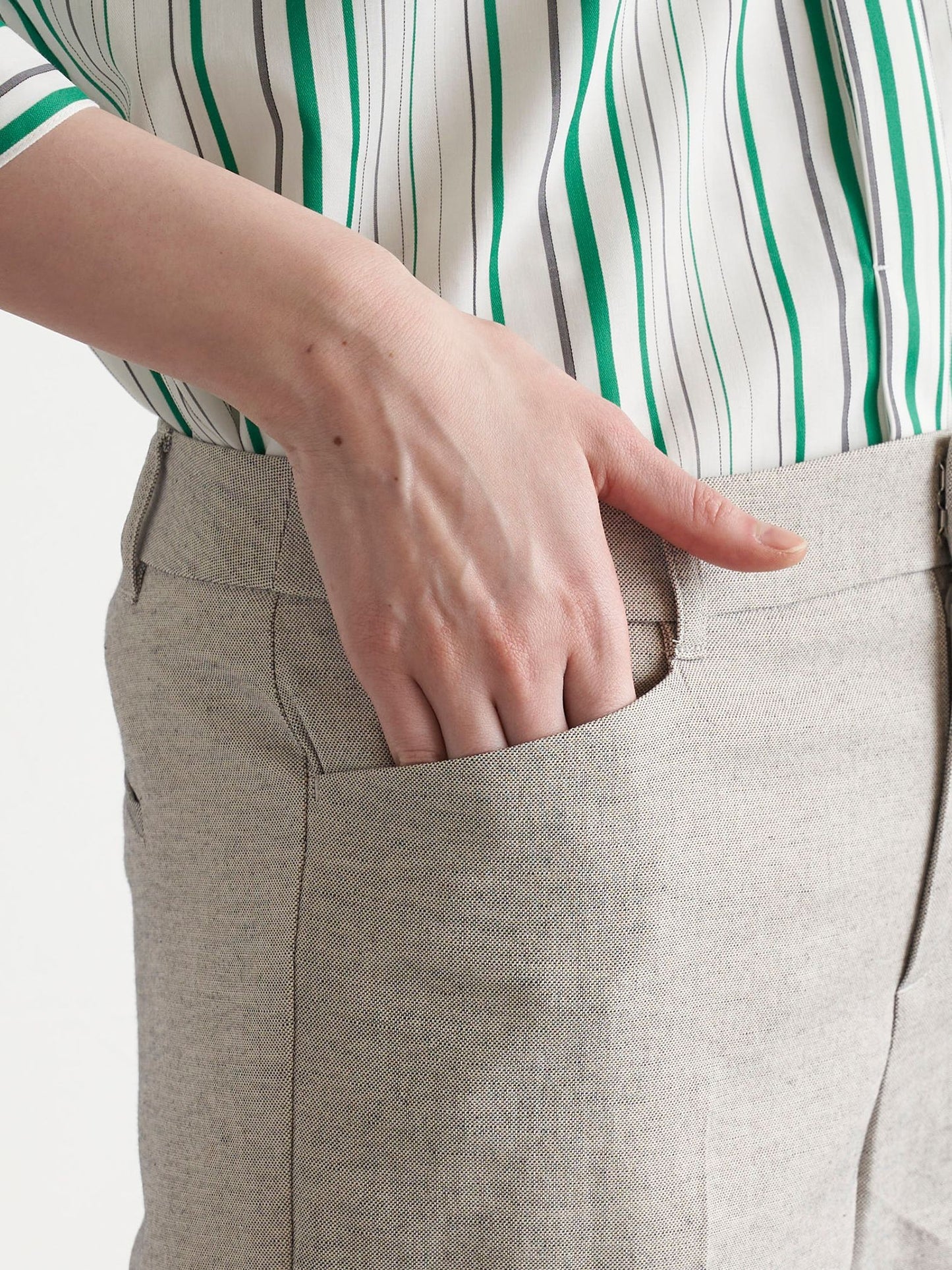 【極】ボディシェル美脚テーパードパンツ≪洗濯機で洗える≫