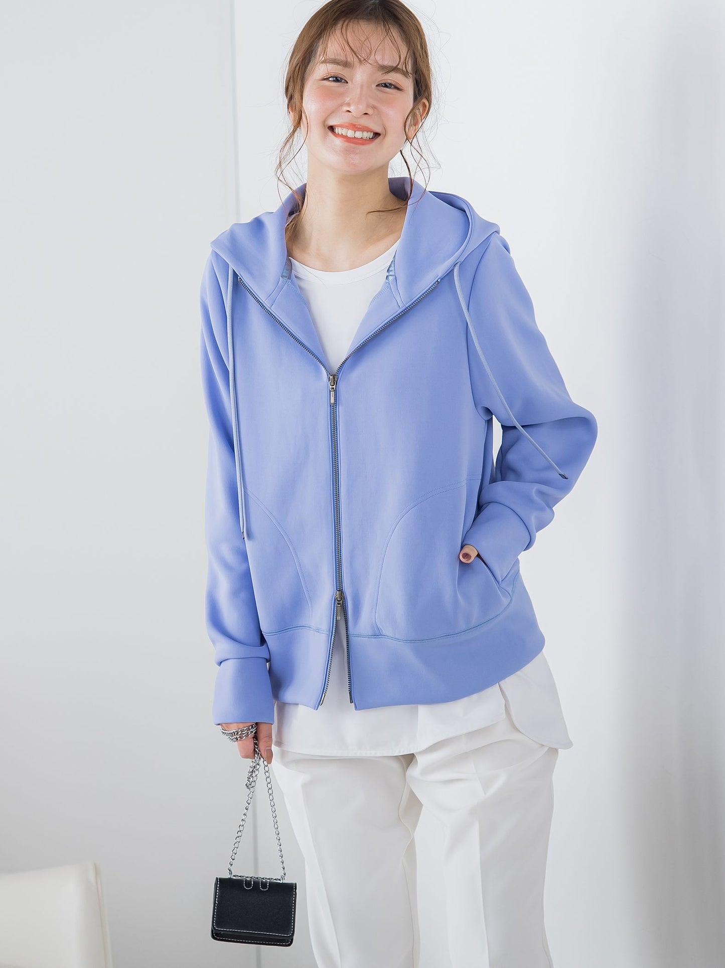 【ロングシーズン大活躍の多機能素材】ダブルzipパーカー《洗濯機で洗える》