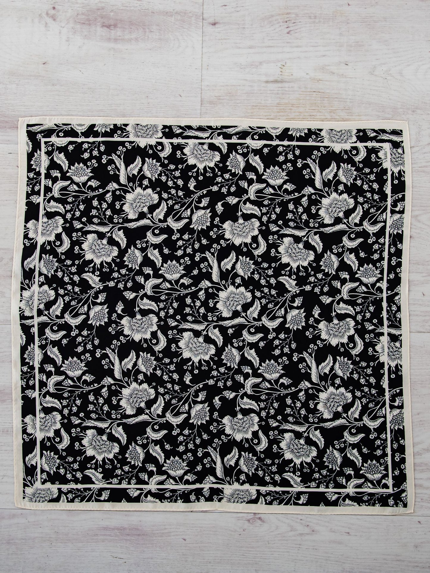 小花柄シルクスカーフ