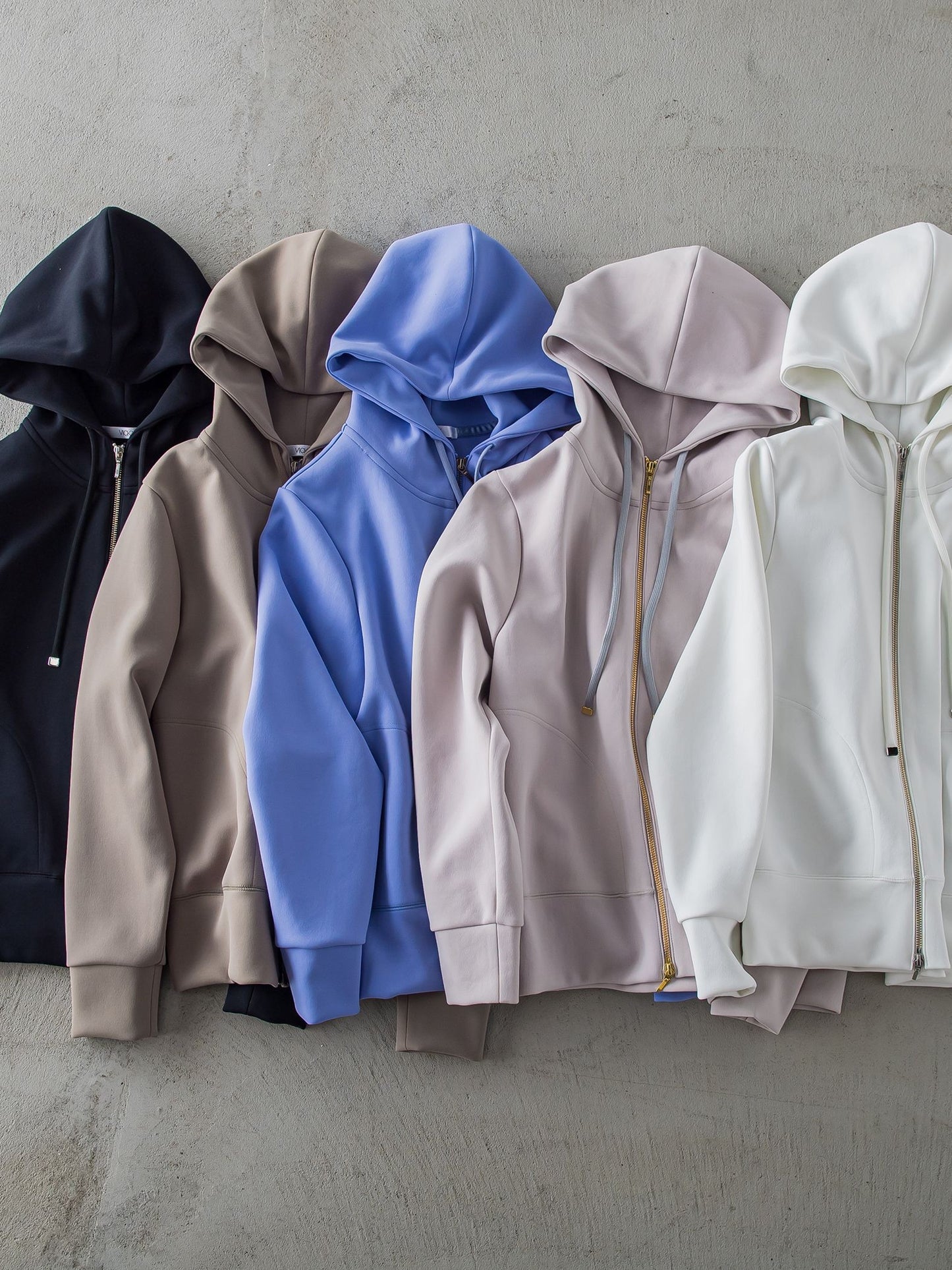 【ロングシーズン大活躍の多機能素材】ダブルzipパーカー《洗濯機で洗える》