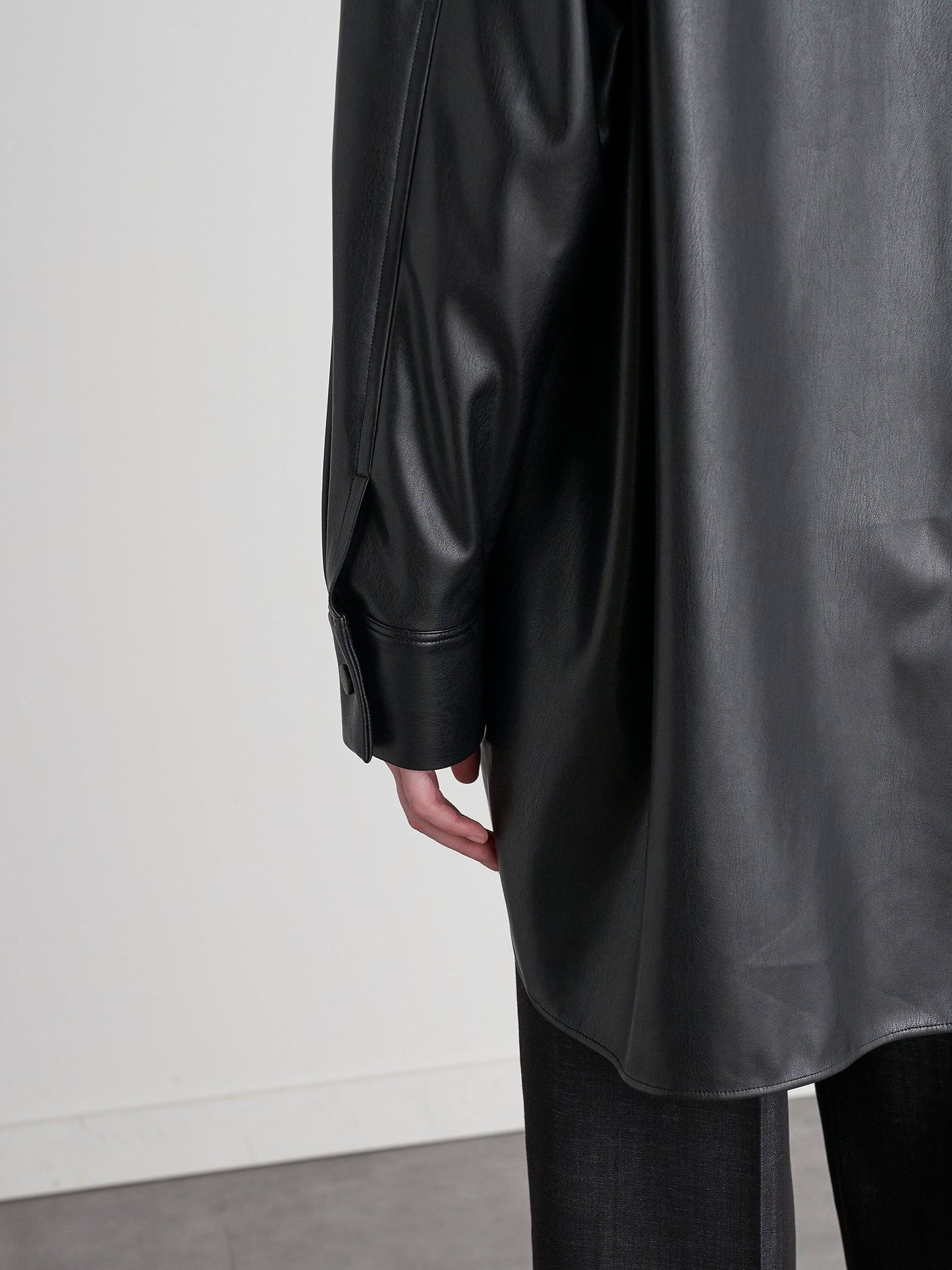 【大きいサイズ】【VEAGAN LEATHER】オーバーサイズレザーCPOシャツジャケット≪サスティナブル≫