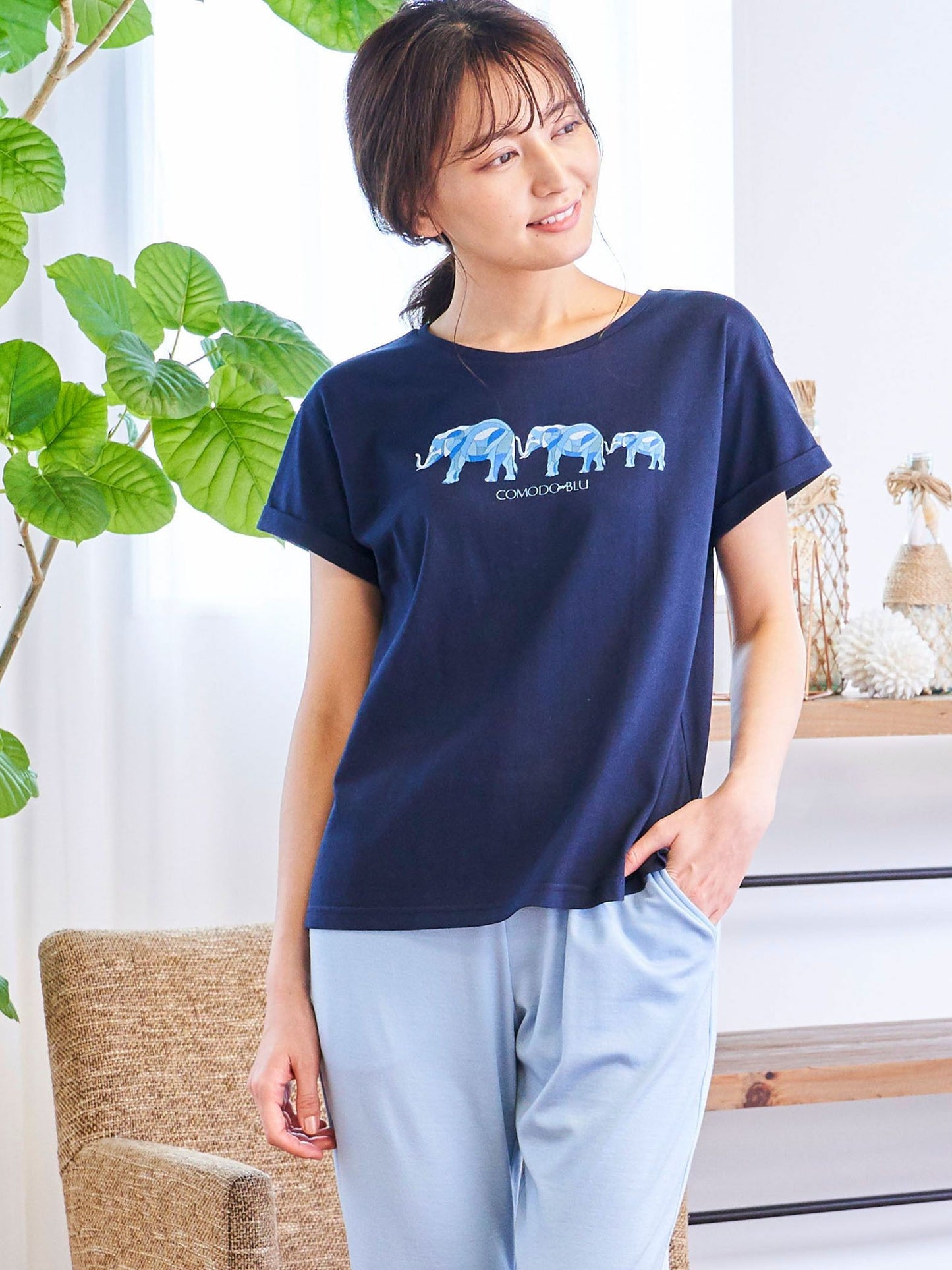 天竺ゾウプリントTシャツ