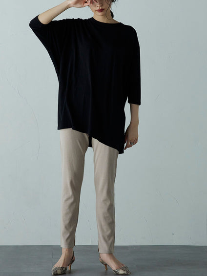ゆるさの中に見せる女らしさ オープンバックＴシャツ