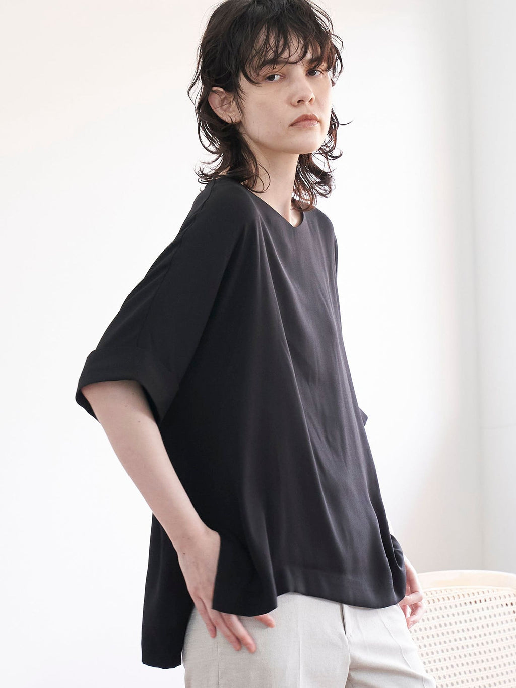バックサテンジョーゼットブラウス《洗濯機で洗える》 | la.f（ラ 