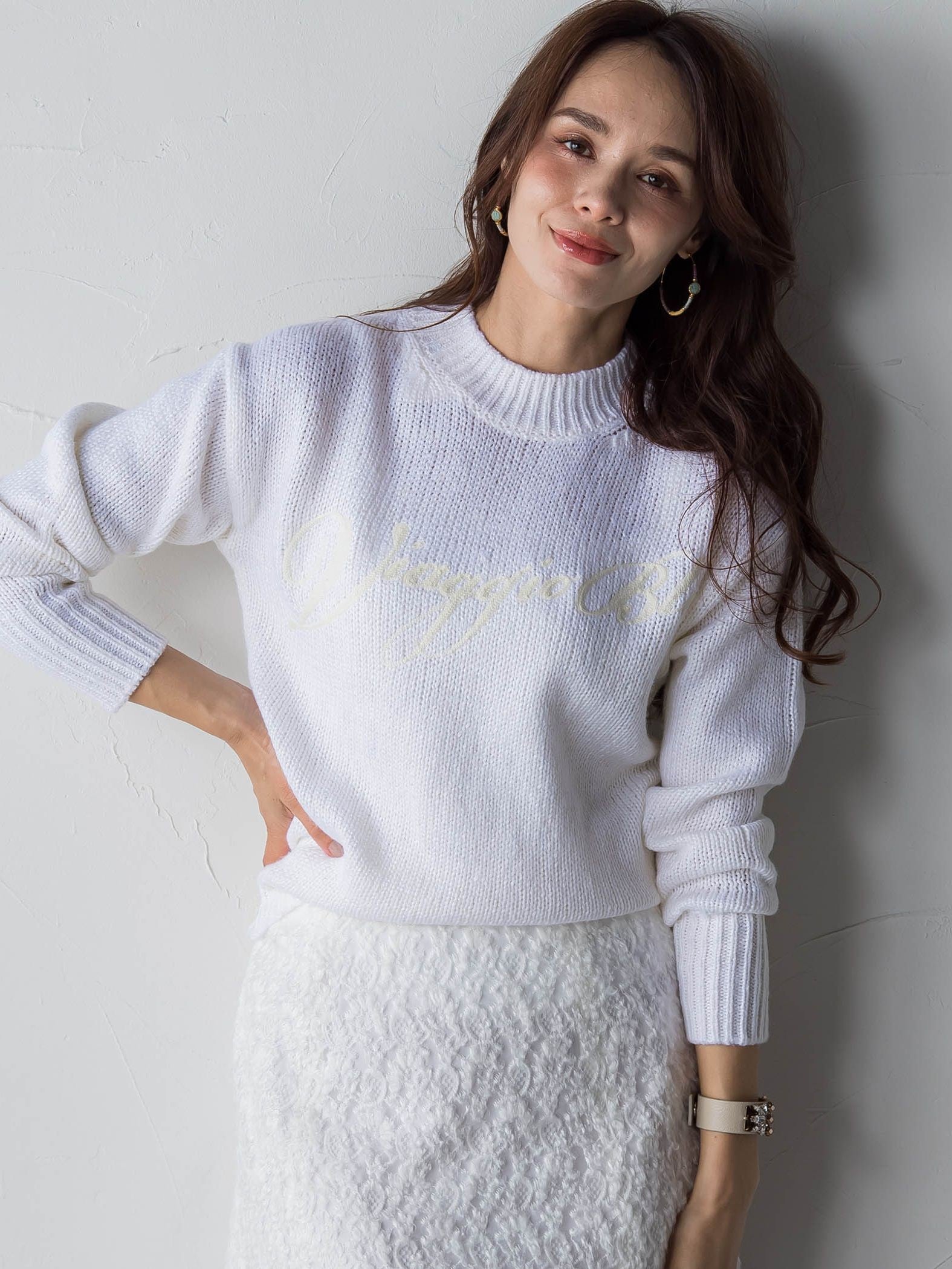 ロゴ刺繍ハイネックニットプルオーバー≪手洗い可能≫