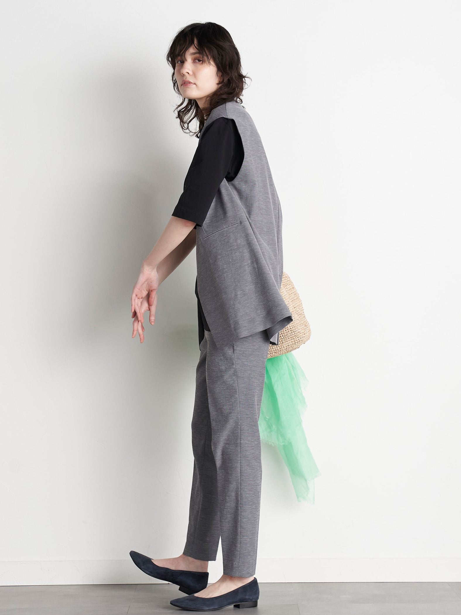 【極】ボディシェル美脚テーパードパンツ≪洗濯機で洗える≫