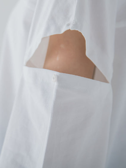 【さり気ない肌見せ】スリットTシャツ《洗濯機で洗える》