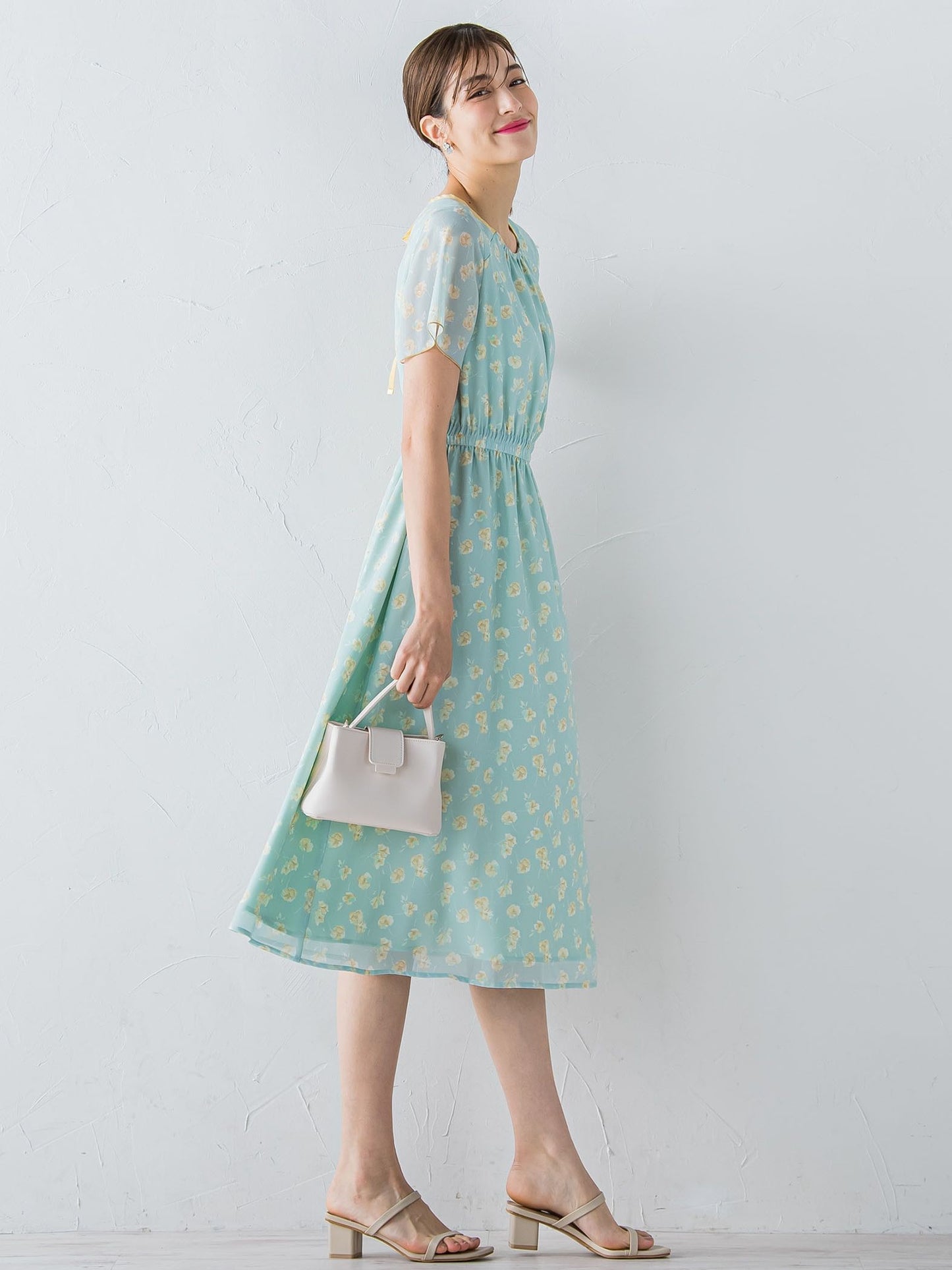 小花柄シアーワンピース ≪洗濯機で洗える≫