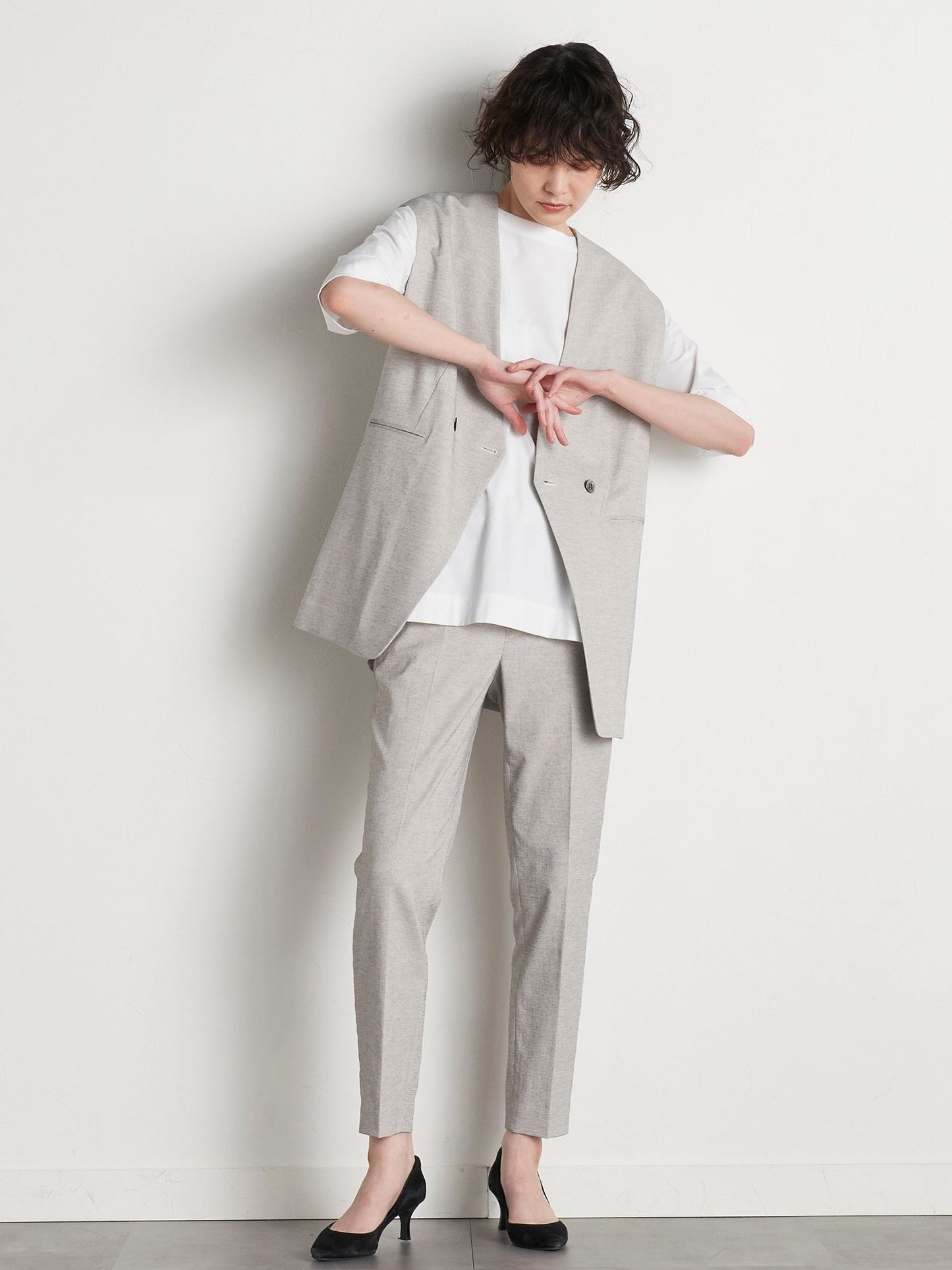 【極】ボディシェル美脚テーパードパンツ≪洗濯機で洗える≫