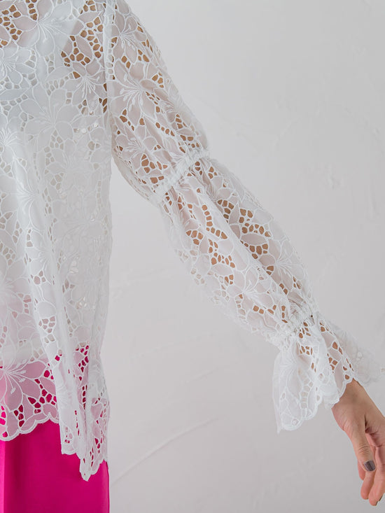 【WEB別注】シアー刺繍レースブラウス≪洗濯機で洗える≫