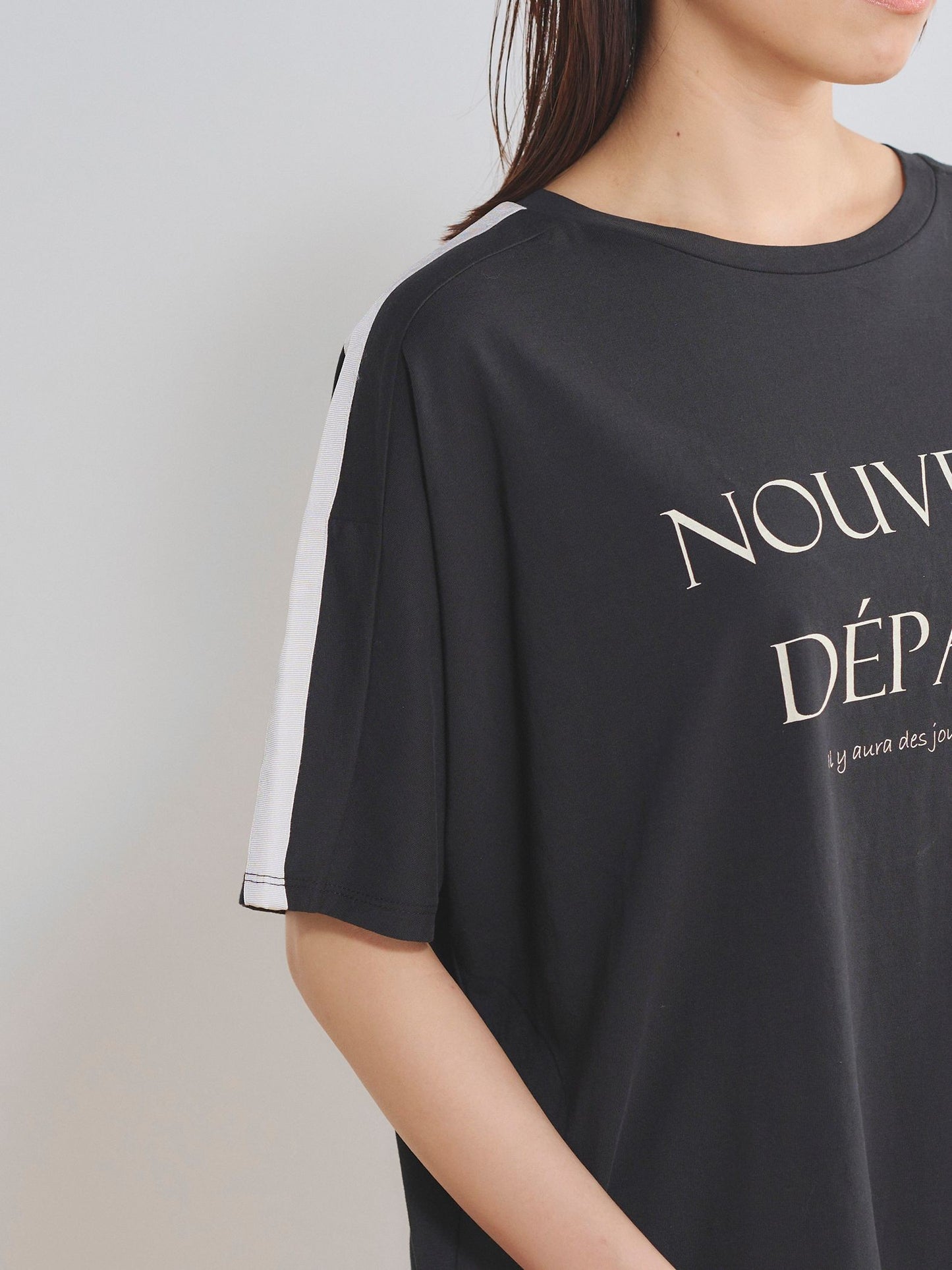 袖ラインロゴTシャツ