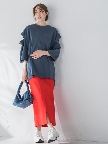 【さり気ない肌見せ】スリットTシャツ《洗濯機で洗える》